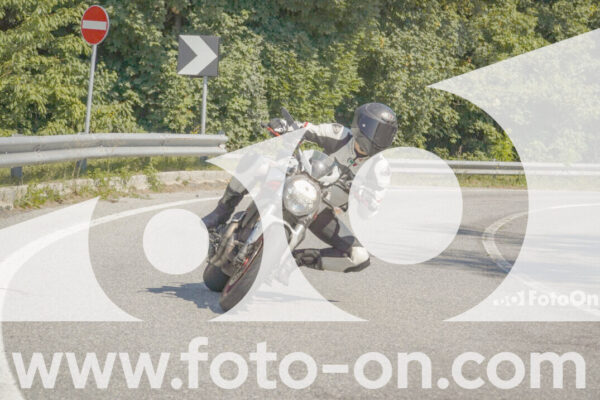 <h1 class="product-title">thumb_FF109857</h1>