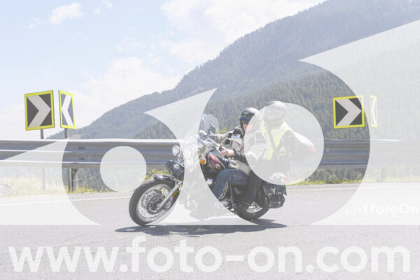 <h1 class="product-title">thumb_GD14218_1</h1>