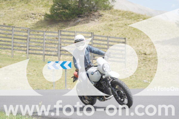 <h1 class="product-title">thumb_SNY05477</h1>