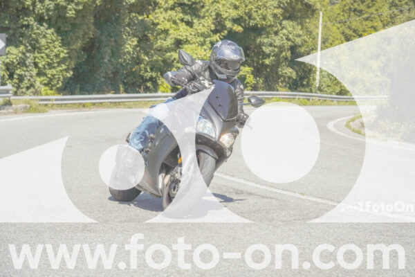 <h1 class="product-title">thumb_FF102420</h1>