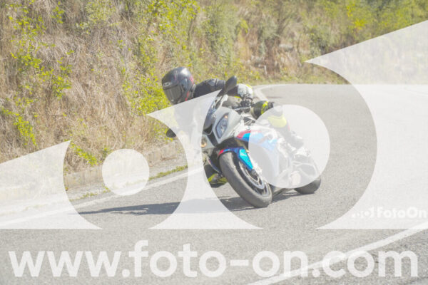 <h1 class="product-title">thumb_FF102452</h1>