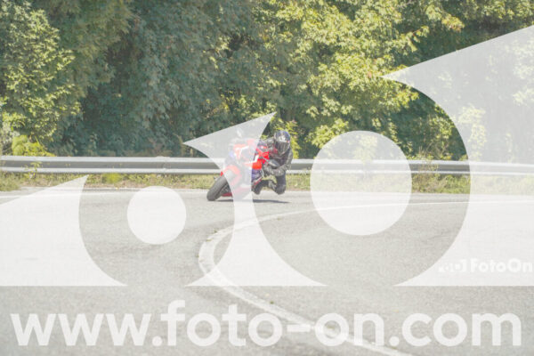 <h1 class="product-title">thumb_FF102463</h1>