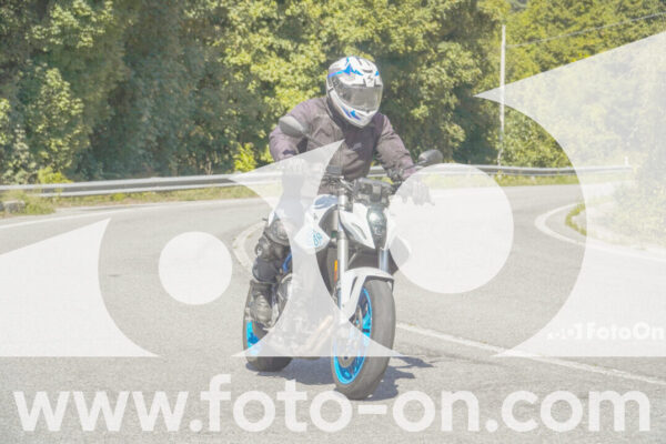 <h1 class="product-title">thumb_FF102494</h1>