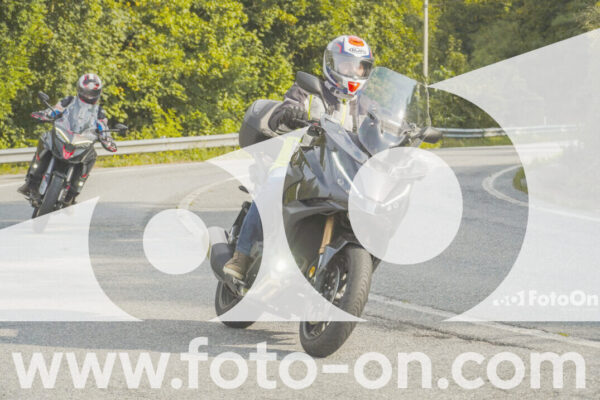 <h1 class="product-title">thumb_FF103334</h1>