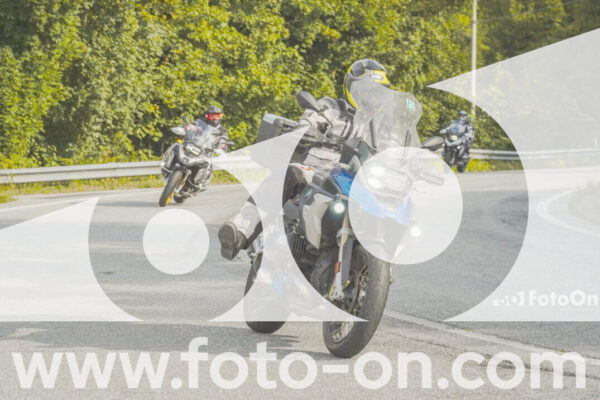 <h1 class="product-title">thumb_FF103343</h1>