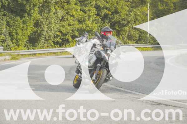 <h1 class="product-title">thumb_FF103344</h1>