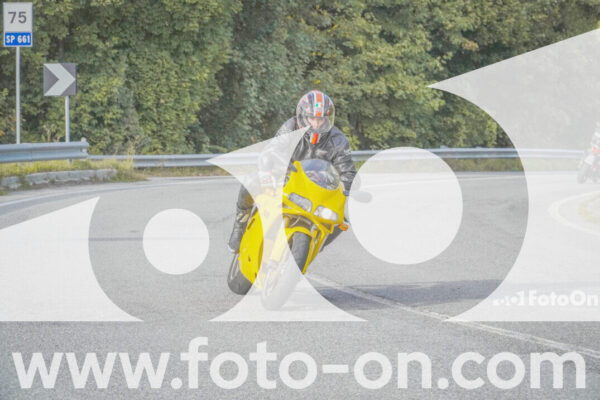 <h1 class="product-title">thumb_FF103536</h1>