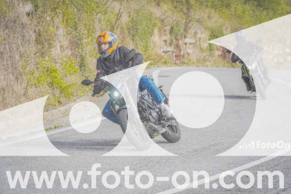 <h1 class="product-title">thumb_FF103540</h1>