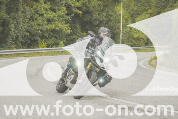 <h1 class="product-title">thumb_FF103638</h1>