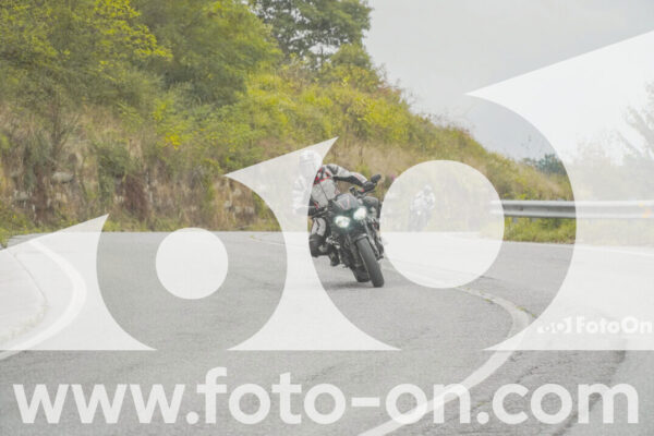 <h1 class="product-title">thumb_FF103820</h1>