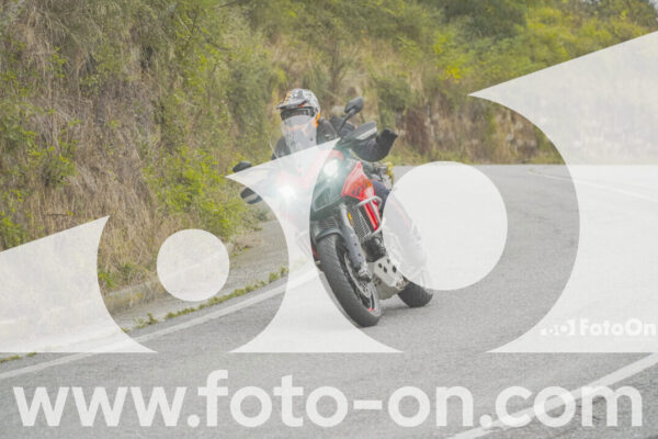 <h1 class="product-title">thumb_FF103826</h1>