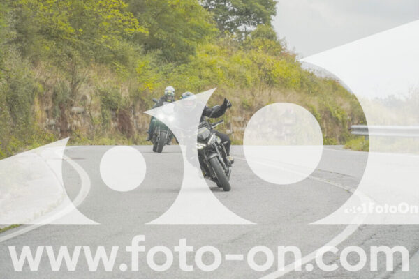 <h1 class="product-title">thumb_FF103846</h1>