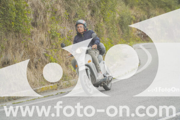 <h1 class="product-title">thumb_FF103851</h1>