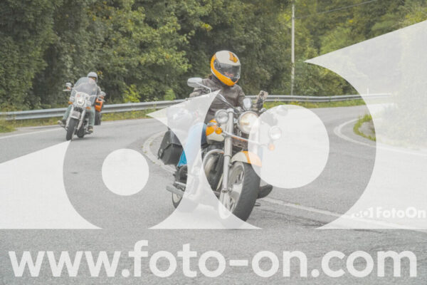 <h1 class="product-title">thumb_FF103880</h1>