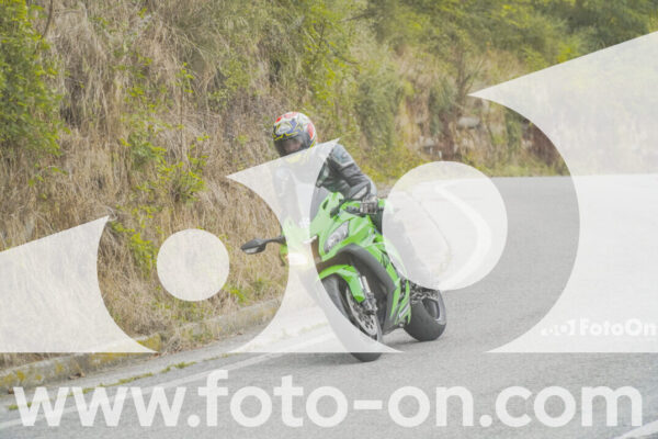 <h1 class="product-title">thumb_FF103895</h1>