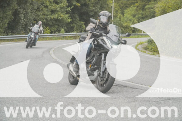 <h1 class="product-title">thumb_FF103911</h1>
