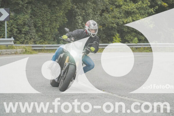 <h1 class="product-title">thumb_FF103936</h1>