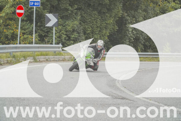 <h1 class="product-title">thumb_FF103943</h1>