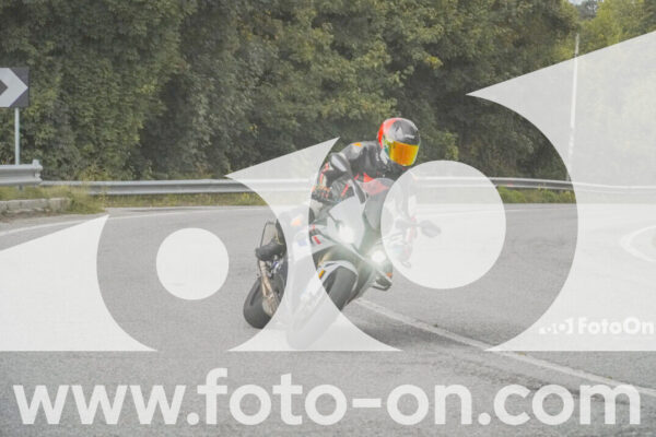 <h1 class="product-title">thumb_FF104013</h1>