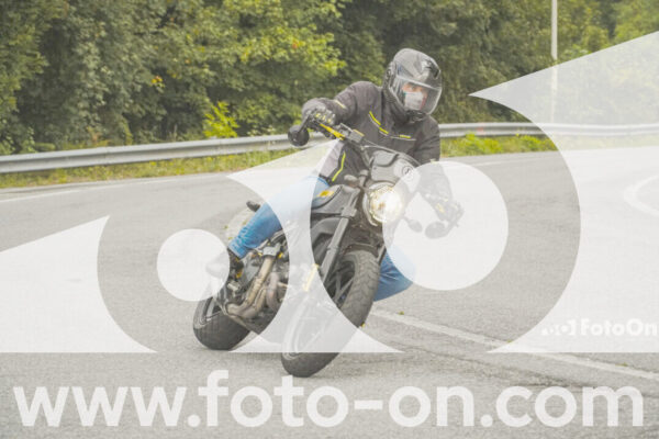 <h1 class="product-title">thumb_FF104095</h1>