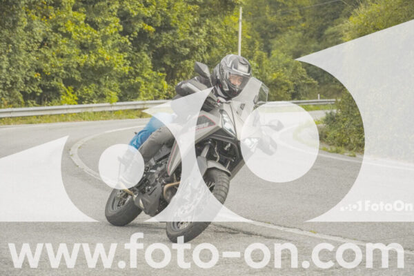 <h1 class="product-title">thumb_FF104106</h1>