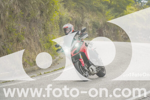 <h1 class="product-title">thumb_FF104110</h1>