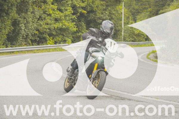 <h1 class="product-title">thumb_FF104137</h1>