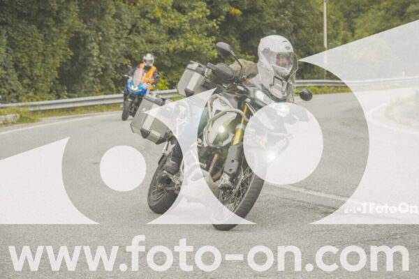 <h1 class="product-title">thumb_FF104157</h1>