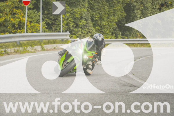 <h1 class="product-title">thumb_FF104203</h1>