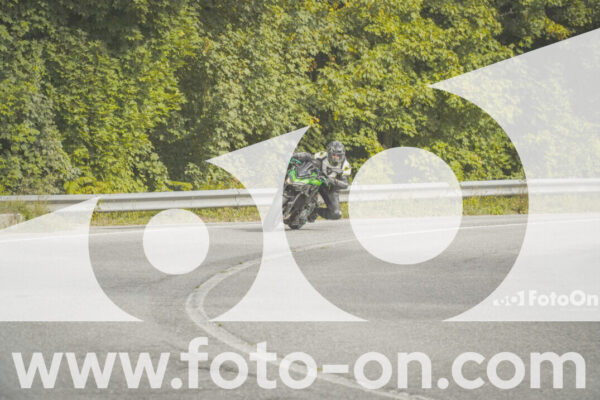 <h1 class="product-title">thumb_FF104270</h1>