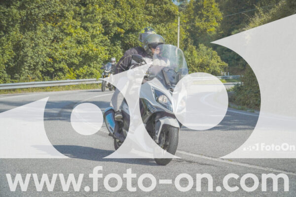 <h1 class="product-title">thumb_FF104304</h1>