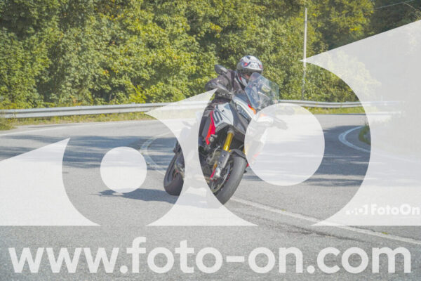<h1 class="product-title">thumb_FF104310</h1>