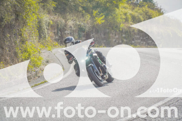 <h1 class="product-title">thumb_FF104317</h1>
