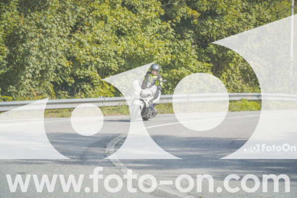 <h1 class="product-title">thumb_FF104341</h1>