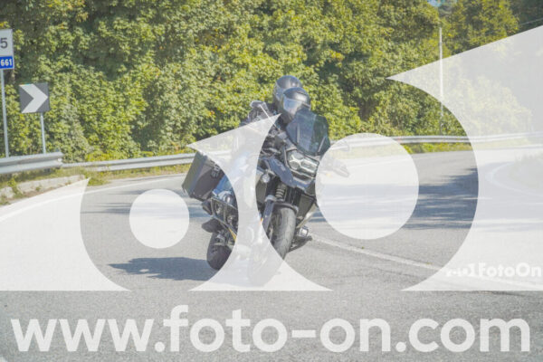 <h1 class="product-title">thumb_FF104353</h1>