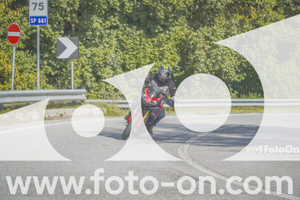 <h1 class="product-title">thumb_FF104368</h1>