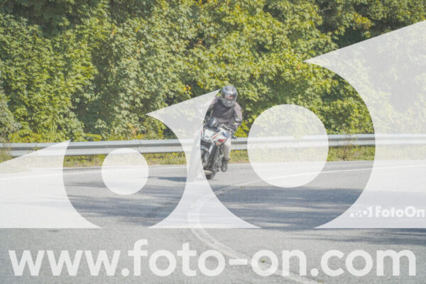 <h1 class="product-title">thumb_FF104382</h1>