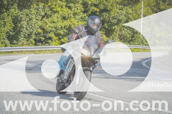<h1 class="product-title">thumb_FF104385</h1>