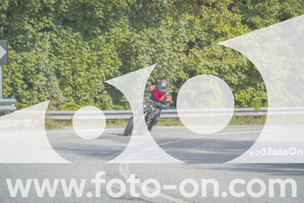 <h1 class="product-title">thumb_FF104396</h1>