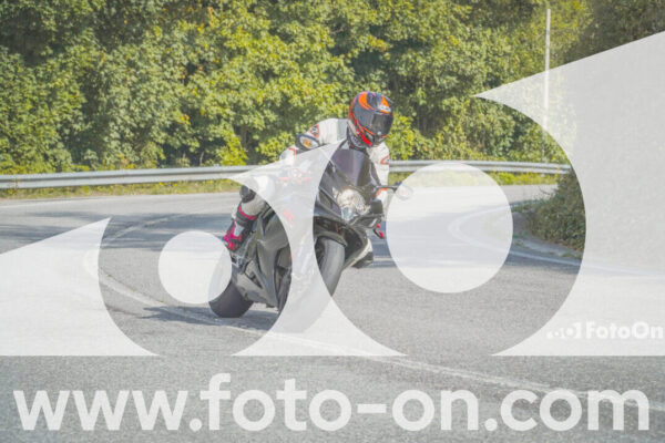 <h1 class="product-title">thumb_FF104409</h1>