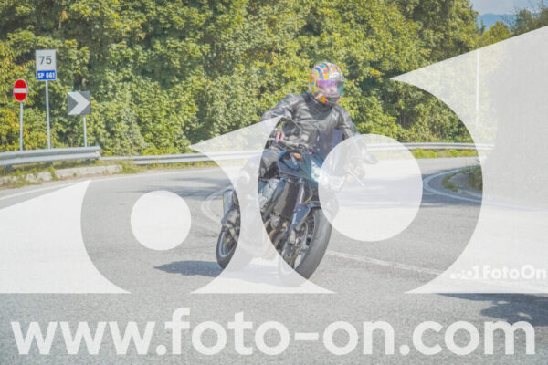 <h1 class="product-title">thumb_FF104420</h1>