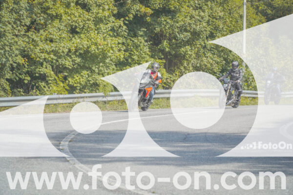 <h1 class="product-title">thumb_FF104432</h1>