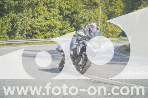 <h1 class="product-title">thumb_FF104445</h1>