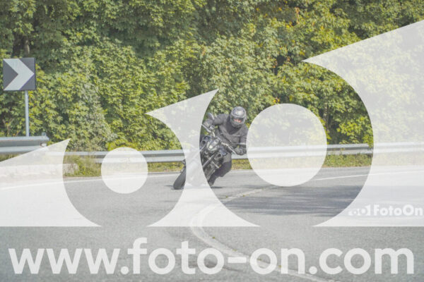 <h1 class="product-title">thumb_FF104490</h1>