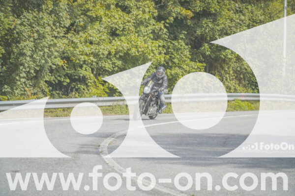 <h1 class="product-title">thumb_FF104499</h1>