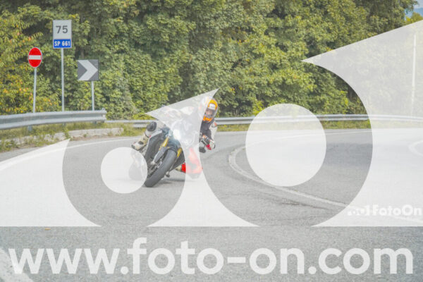 <h1 class="product-title">thumb_FF104540</h1>