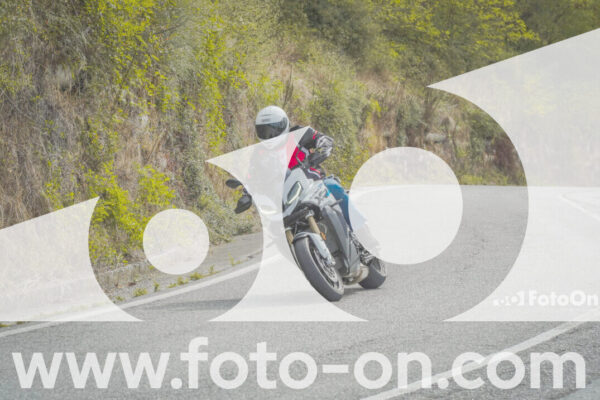 <h1 class="product-title">thumb_FF104579</h1>