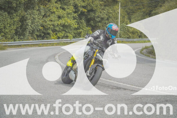 <h1 class="product-title">thumb_FF104586</h1>