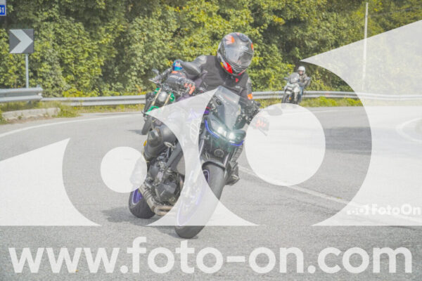 <h1 class="product-title">thumb_FF104663</h1>