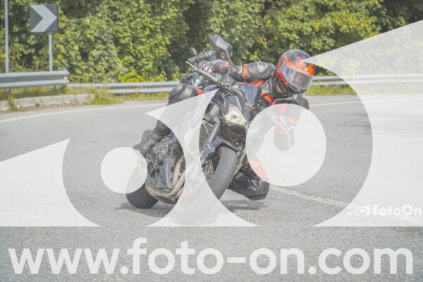 <h1 class="product-title">thumb_FF104698</h1>